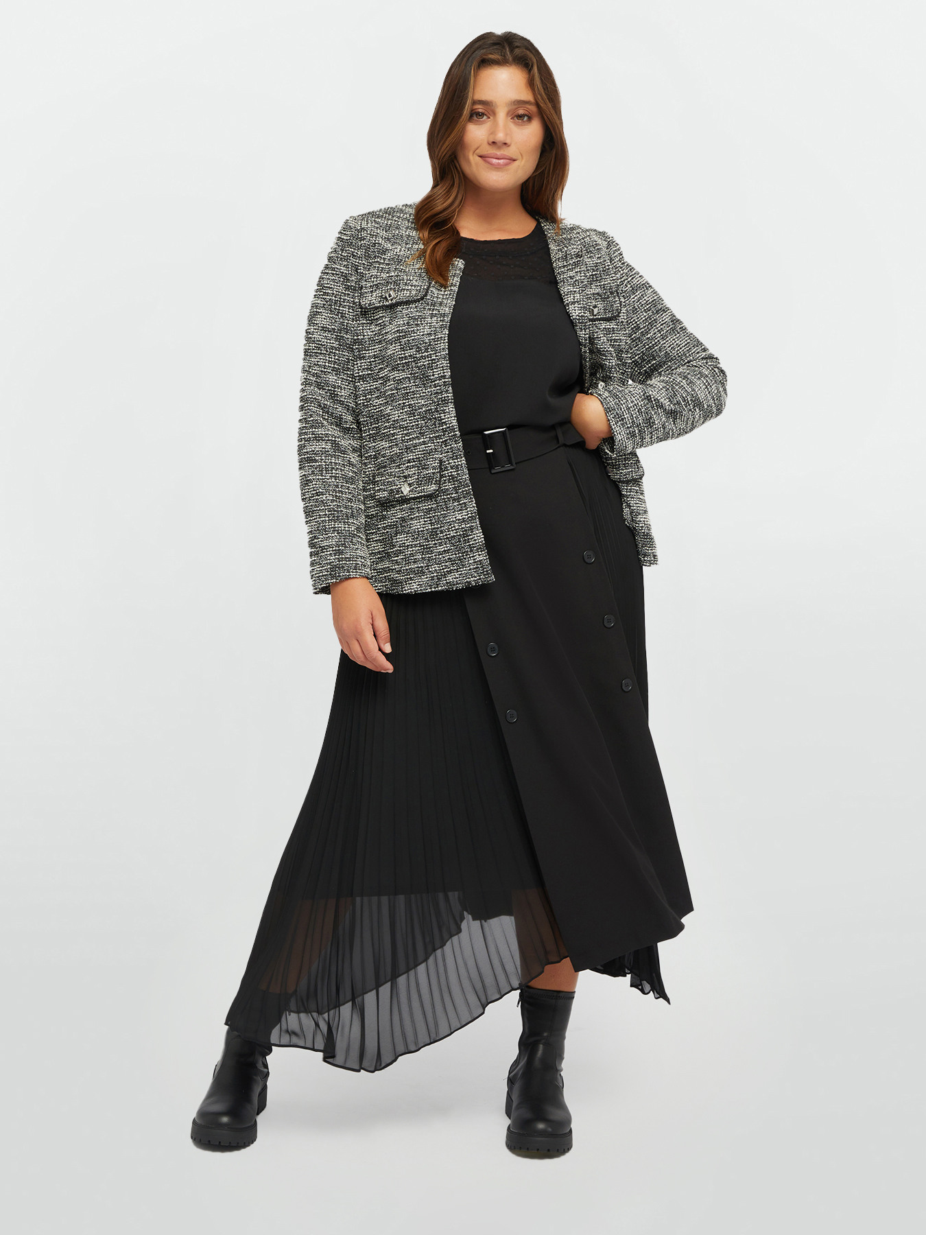 Boucl&eacute; fabric jacket image number 3