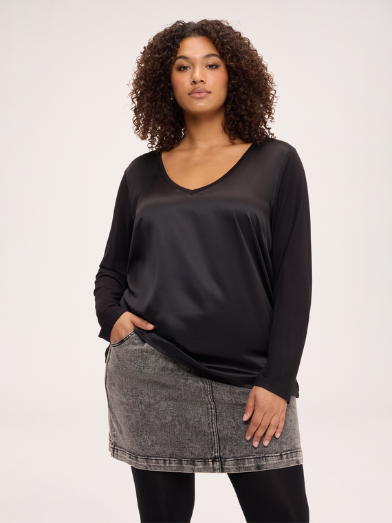 Two-material V-neck T-shirt with long sleeves