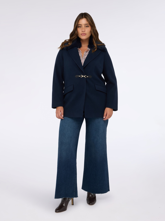 Coat with removable plush collar