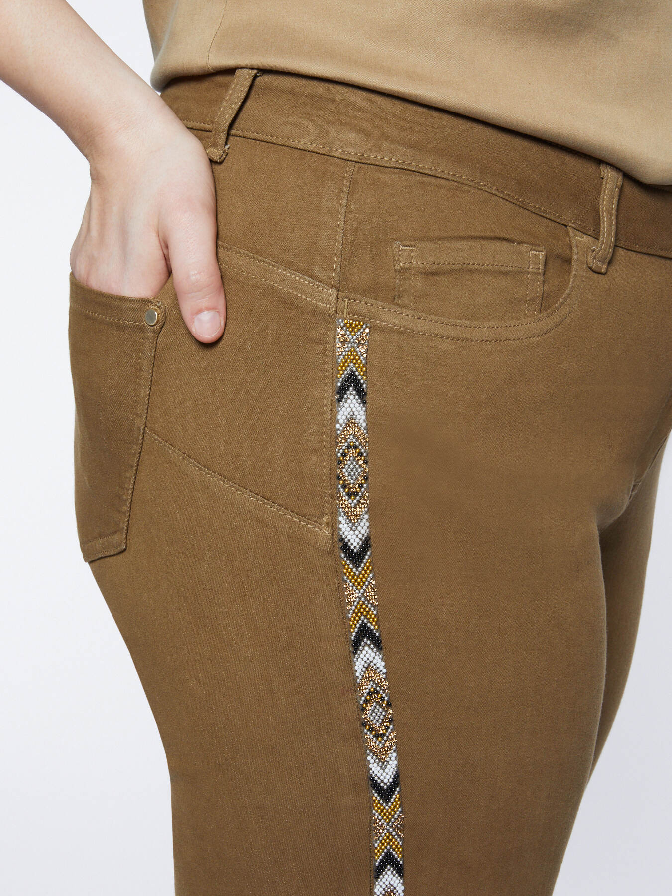 Skinny trousers with side appliqu&eacute;s image number 2