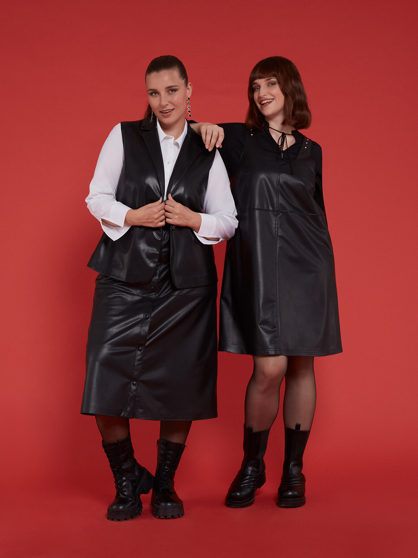 Dual-fabric waistcoat image number 1