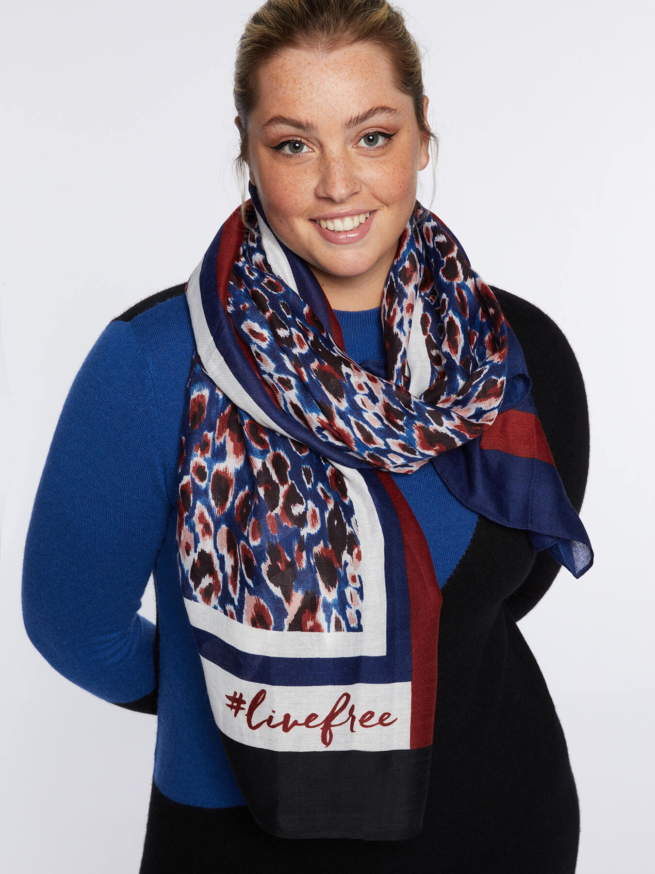 Leopard pattern scarf with logo image number 2