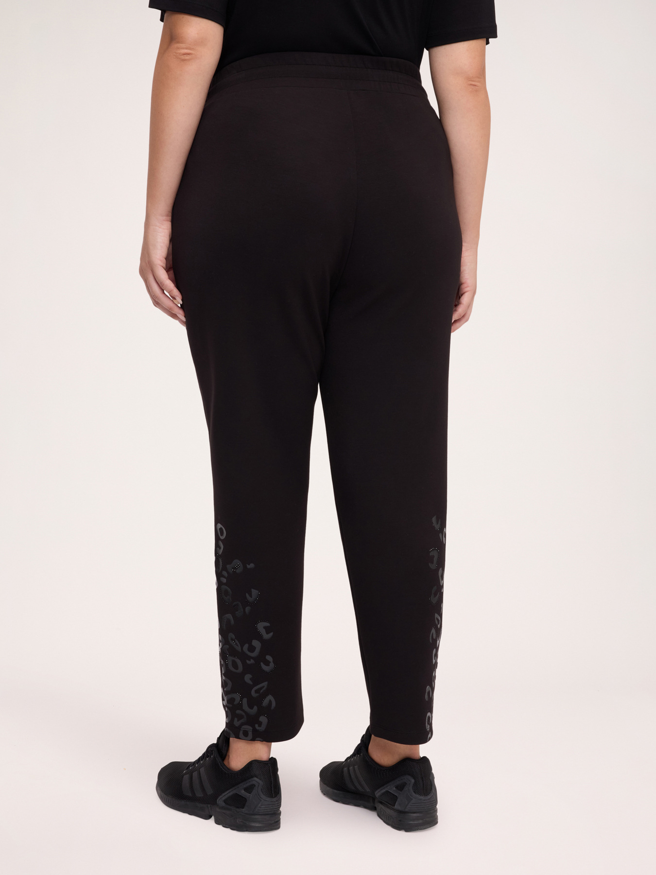 Jogger &mu;&epsilon; &alpha;&nu;ά&gamma;&lambda;&upsilon;&phi;&omicron; animal print image number 1