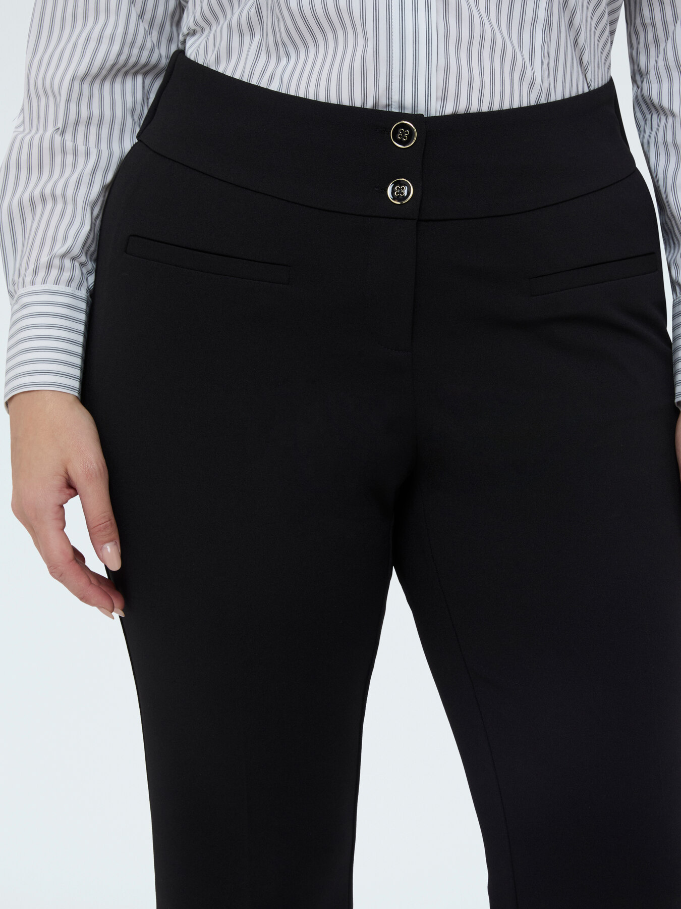 Pantalones Flare en tejido stretch image number 3