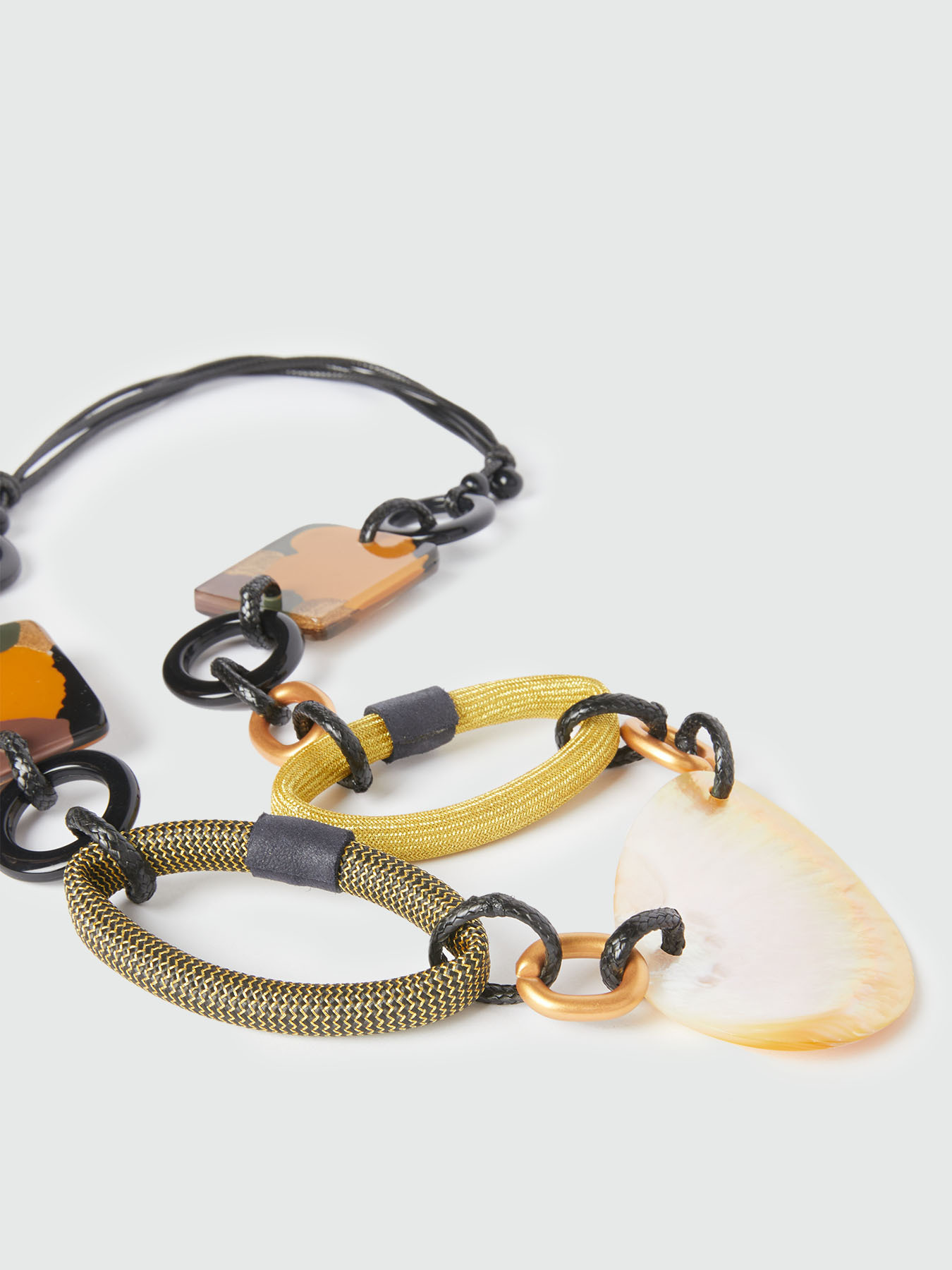 Collar largo &eacute;tnico image number 2