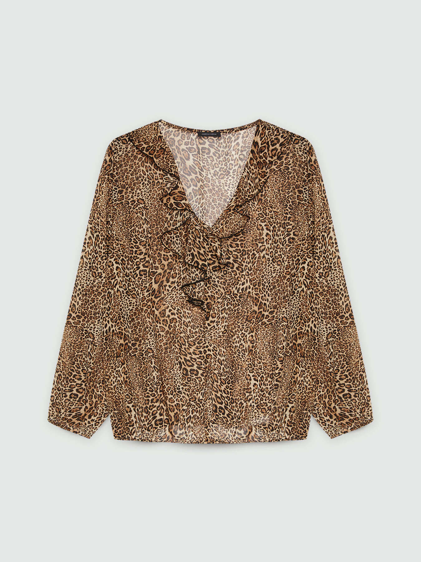 Blusa animalier con volantes por delante image number 4