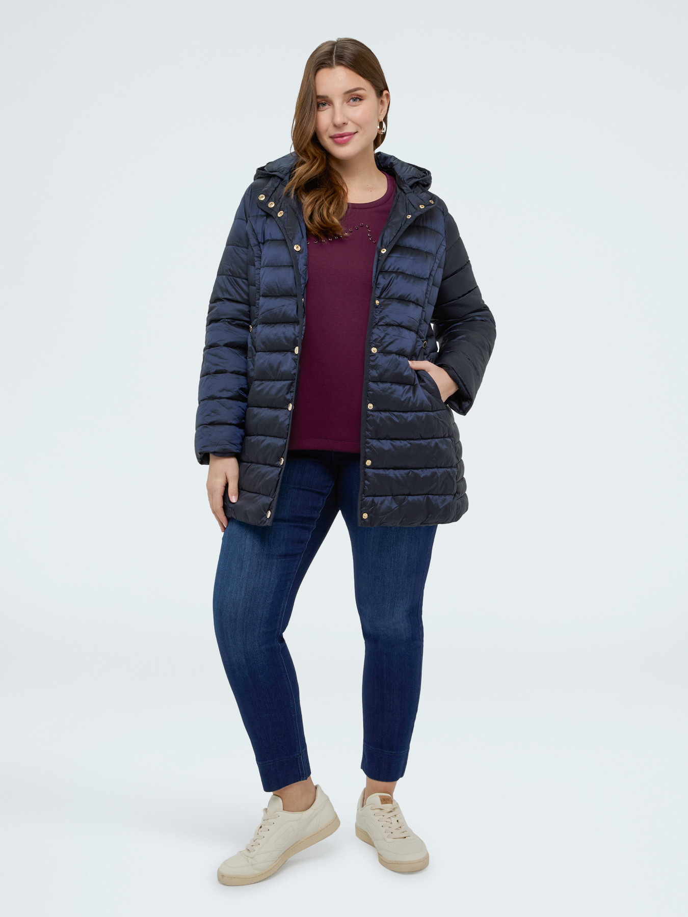 Quilted down jacket with removable hood image number 2