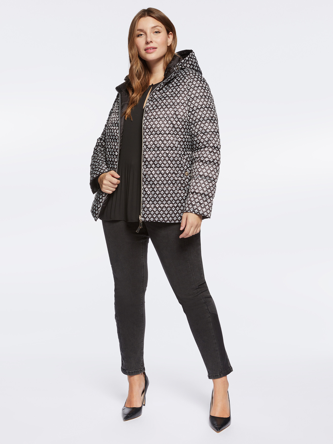 Reversible down jacket with graphic print image number 4