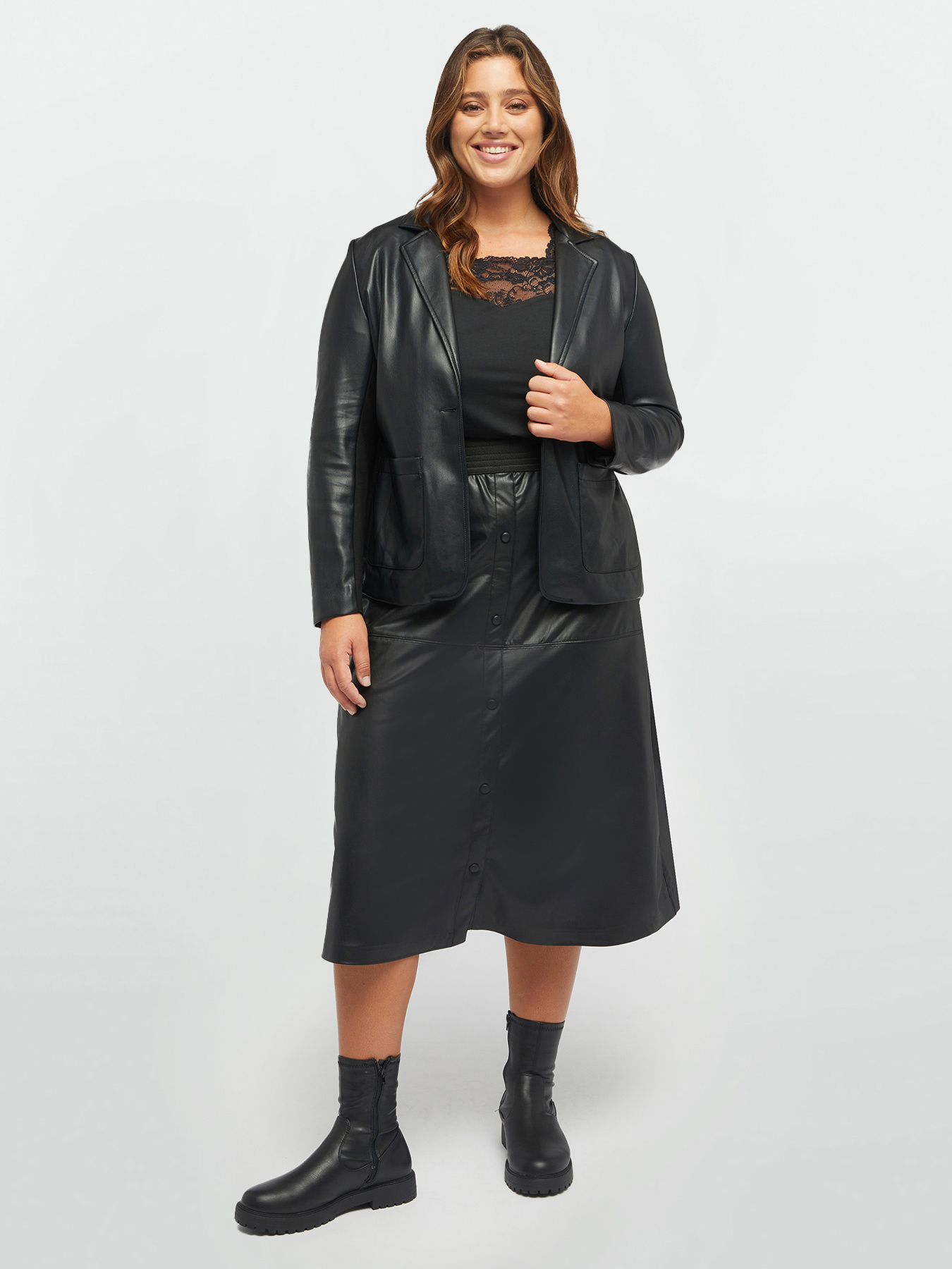 Flared skirt with buttons image number 4