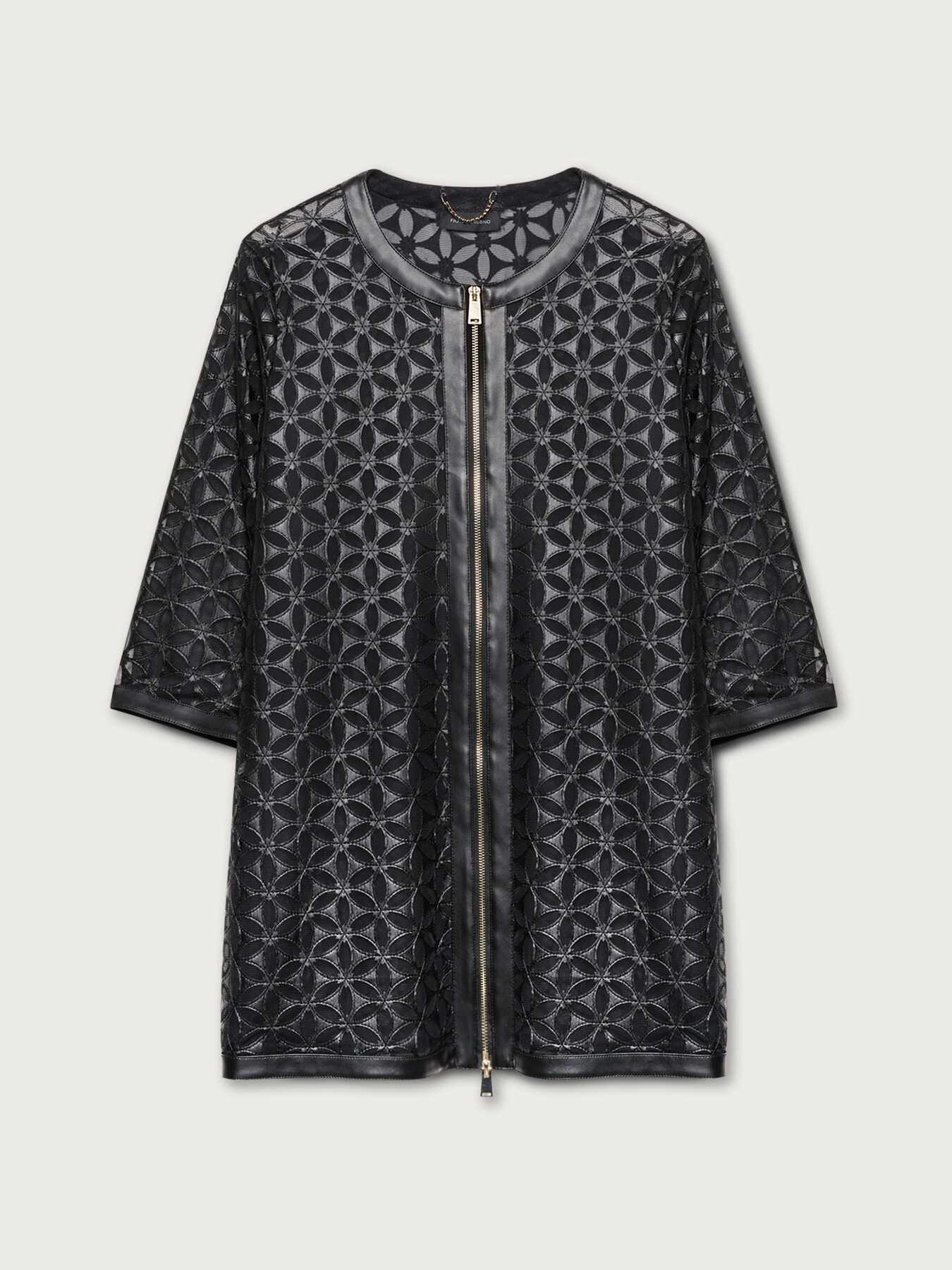 Chaqueta de piel sint&eacute;tica estampada con l&aacute;ser image number 3