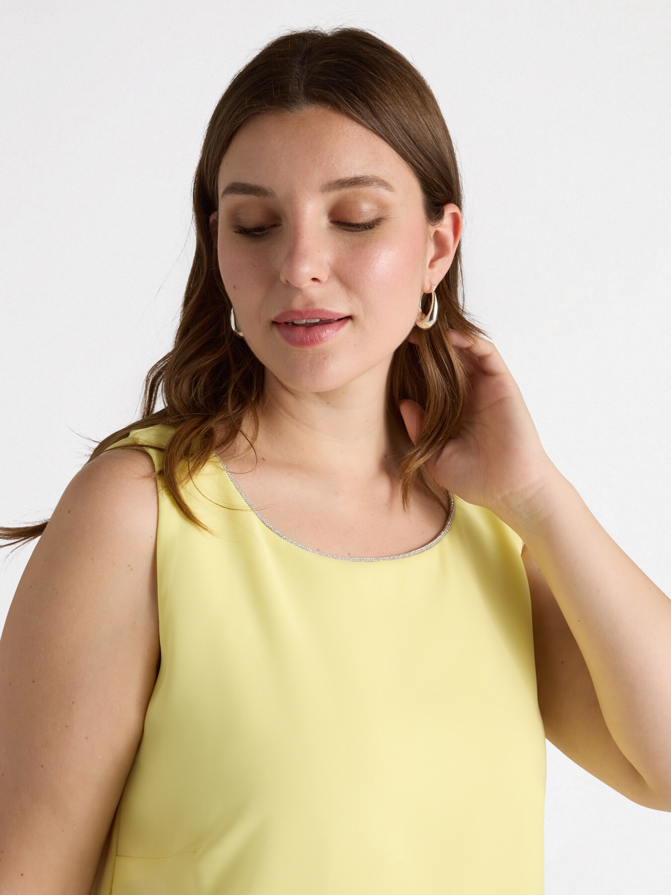 Top mit Saum aus Strass image number 3