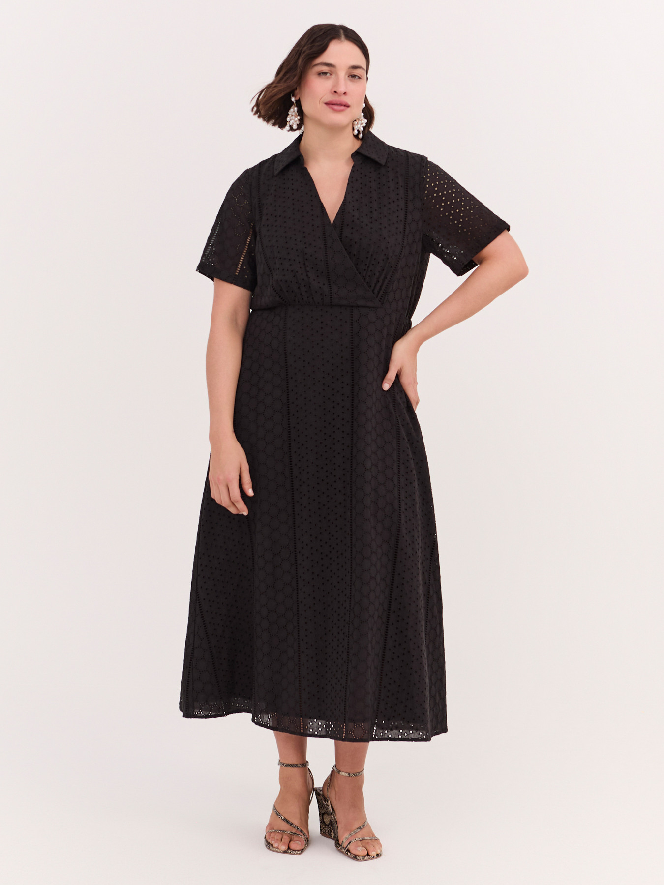 Greek line dress DREAM in broderie anglaise image number 4