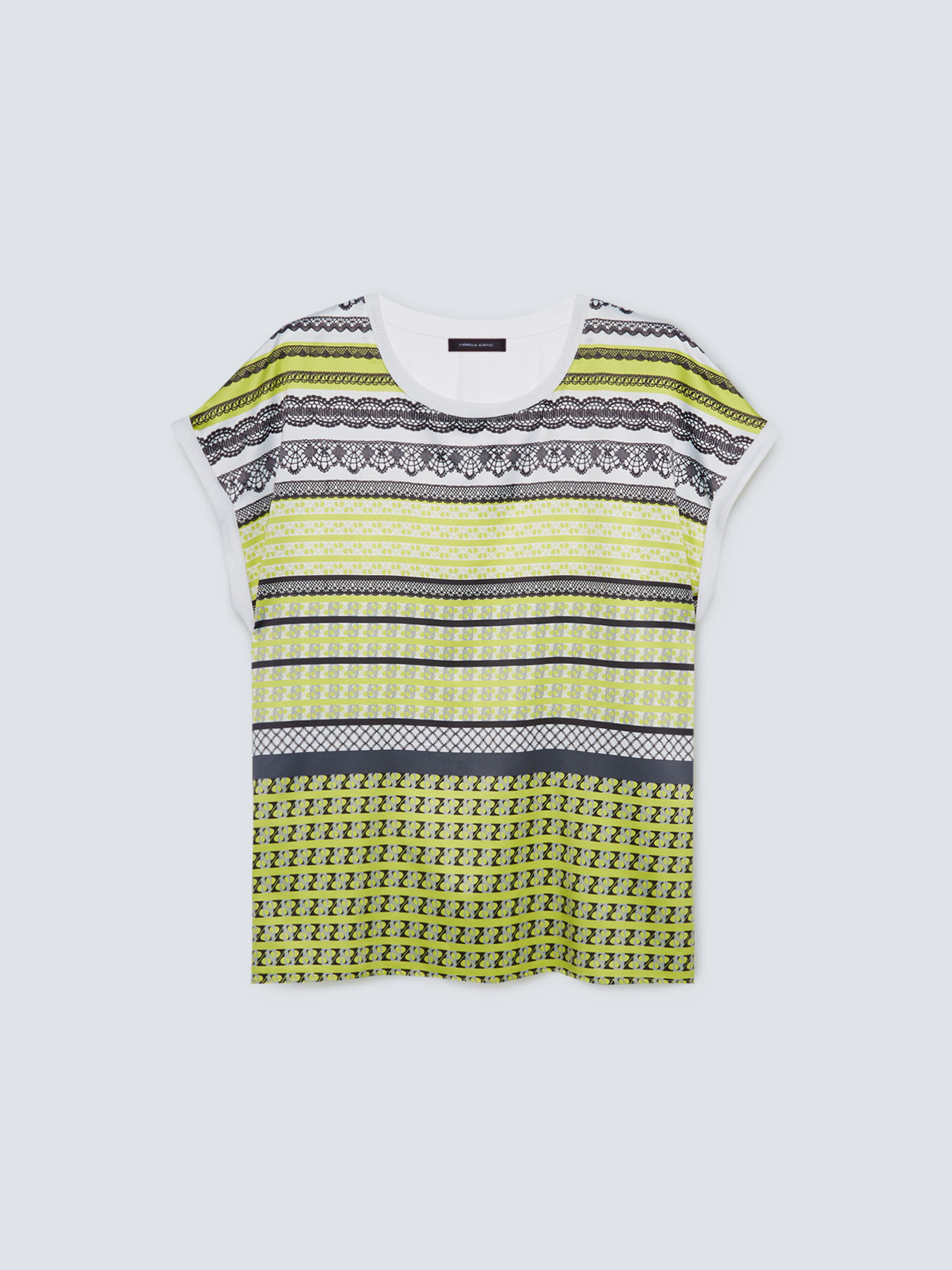 Camiseta con estampado de encaje image number 3