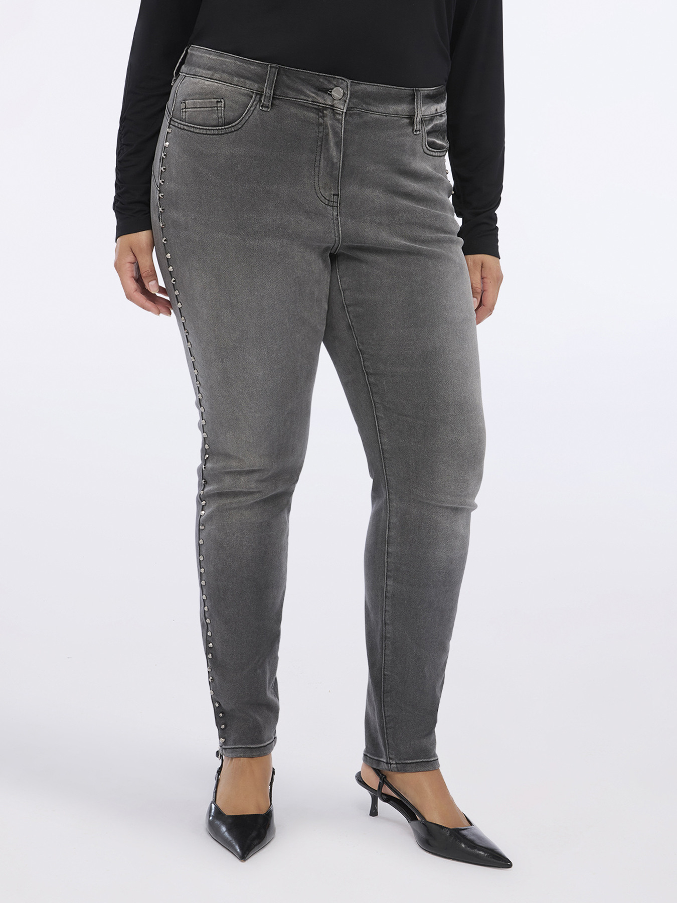 Nietenverzierte Skinny-Jeans image number 2