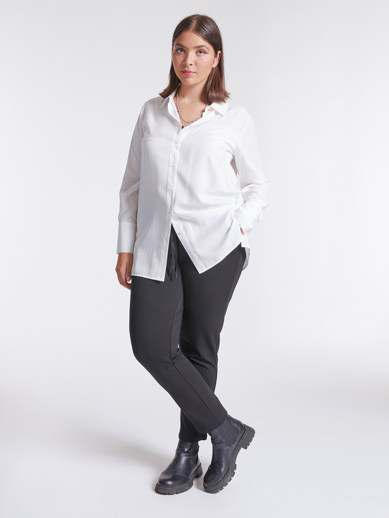 Camicia con bottoni gioiello image number 2