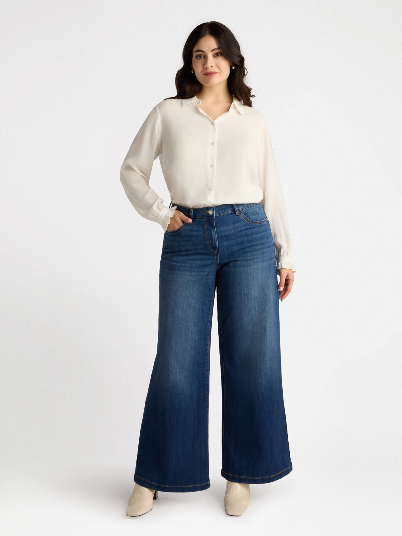 Wide leg jeans image number 3