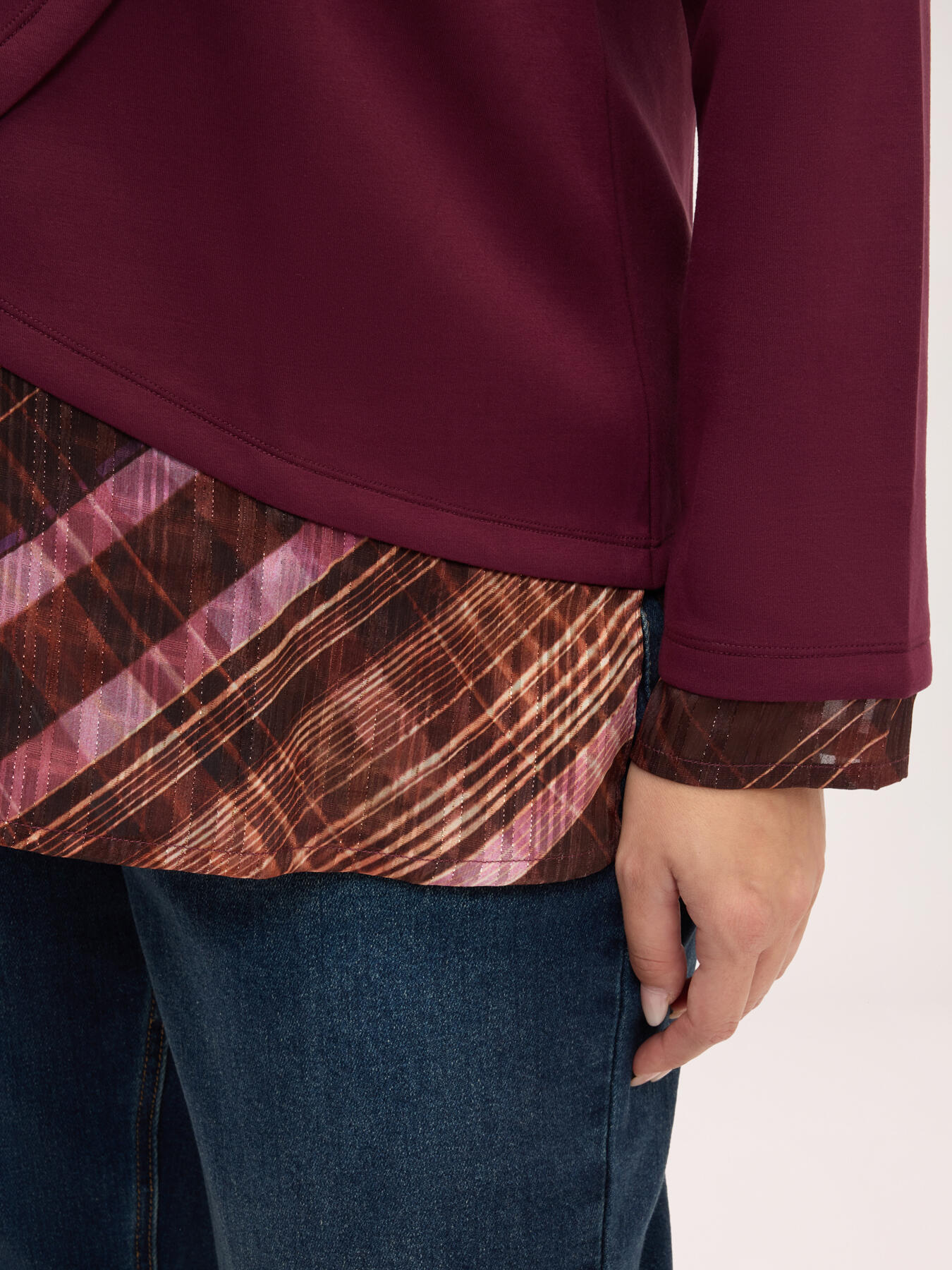 V-neck sweatshirt with check print insert image number 3