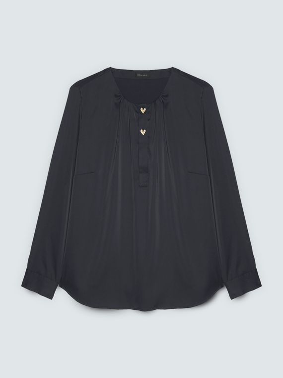 Bluse aus Satin mit herzf&ouml;rmigen Kn&ouml;pfen