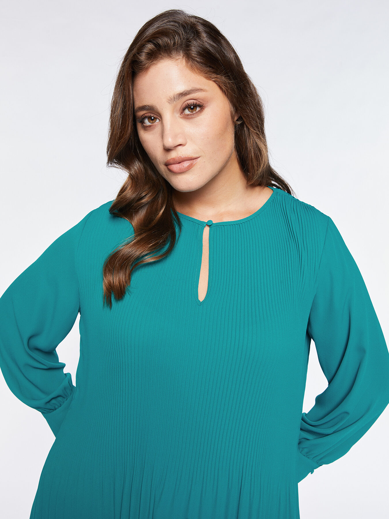 Pleated blouse image number 2