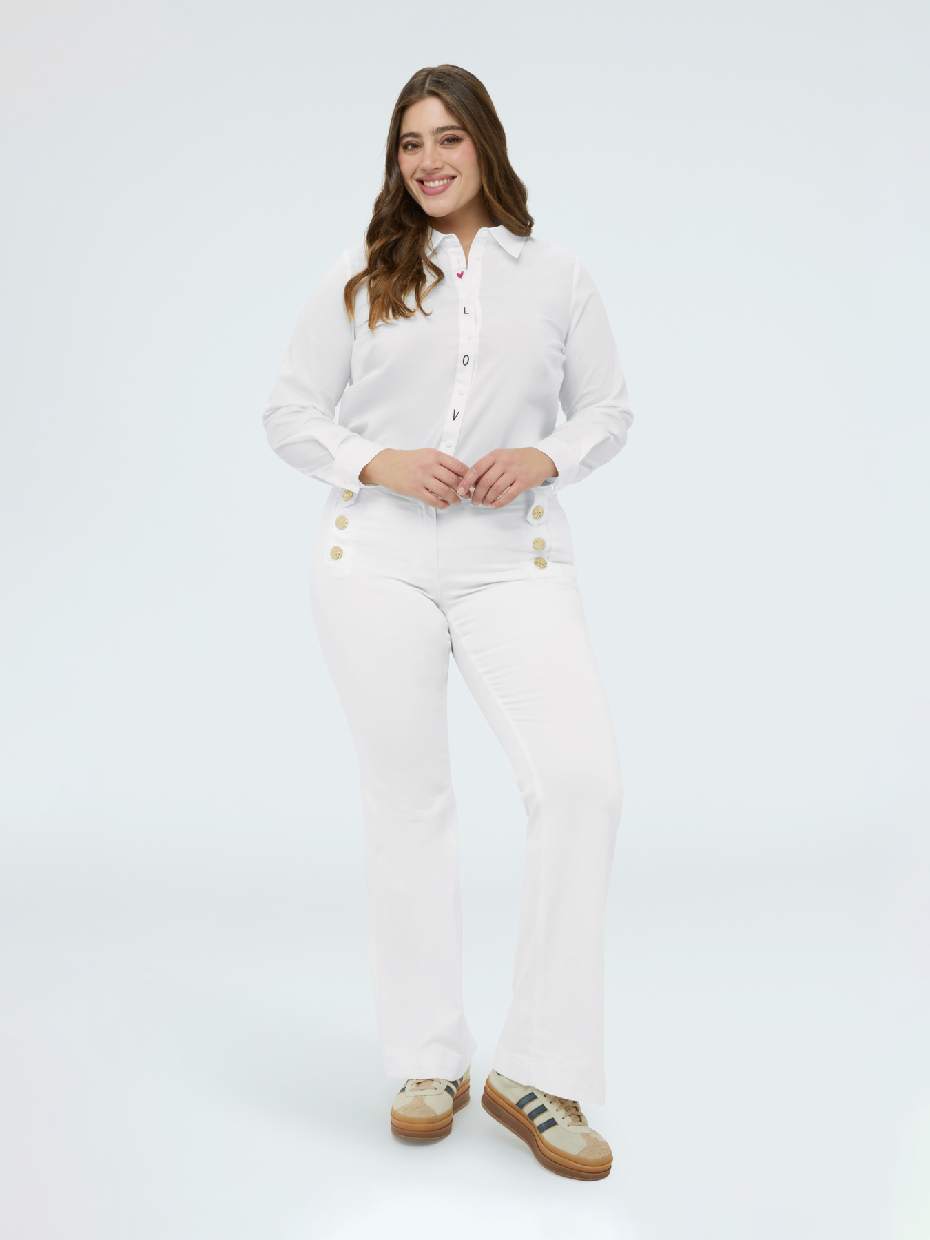 Jeans Flare con bottoni decorativi image number 4