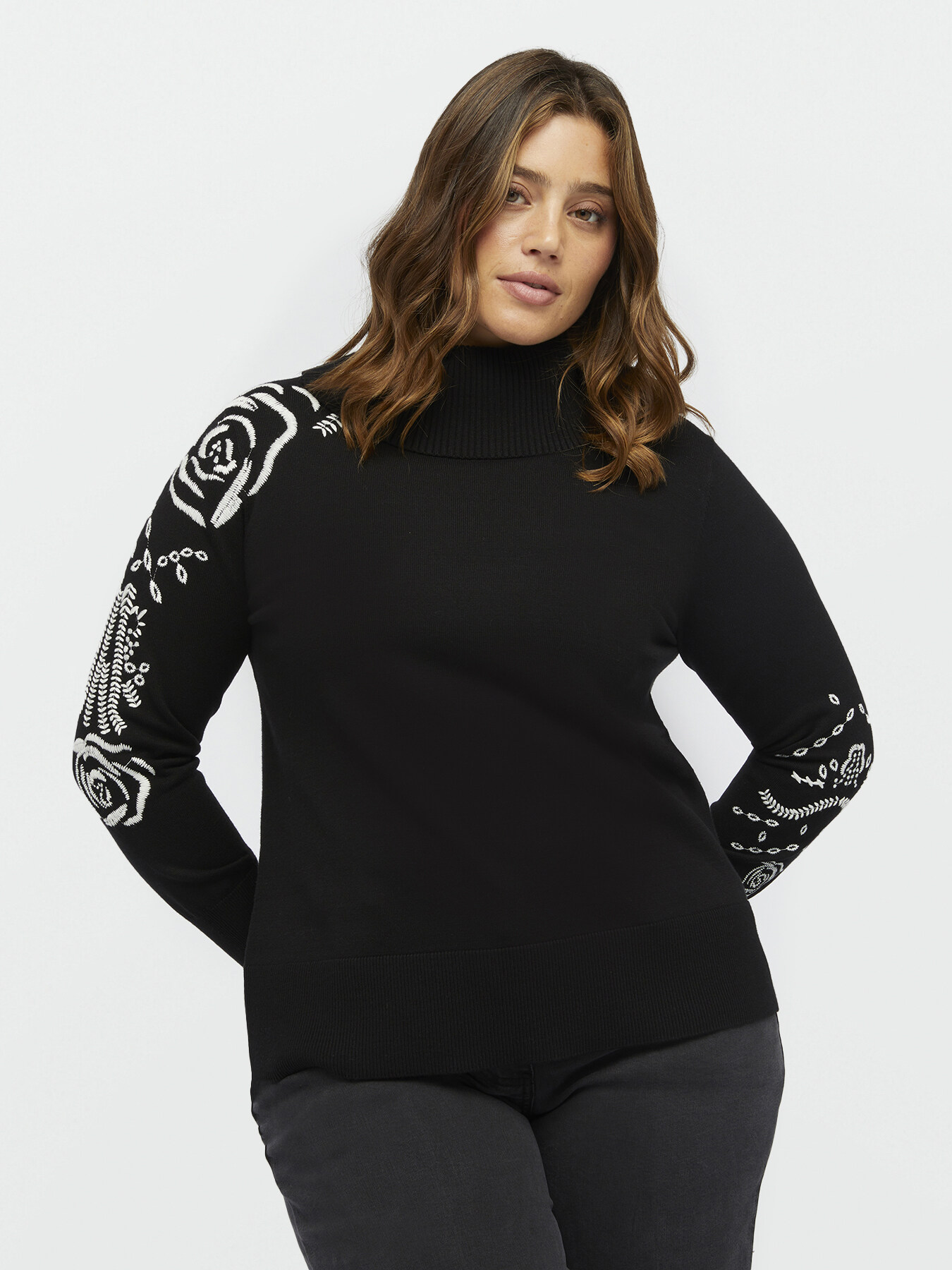 Jersey con bordado en contraste en las mangas image number 2