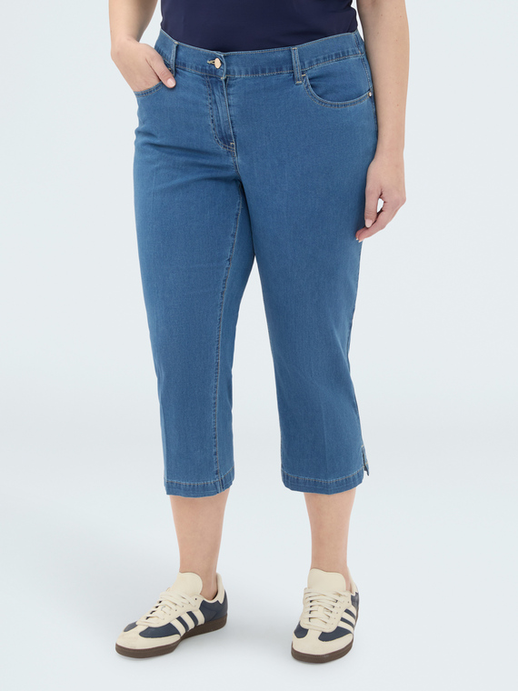 Cropped Jeans aus Denim mit Schlitzen