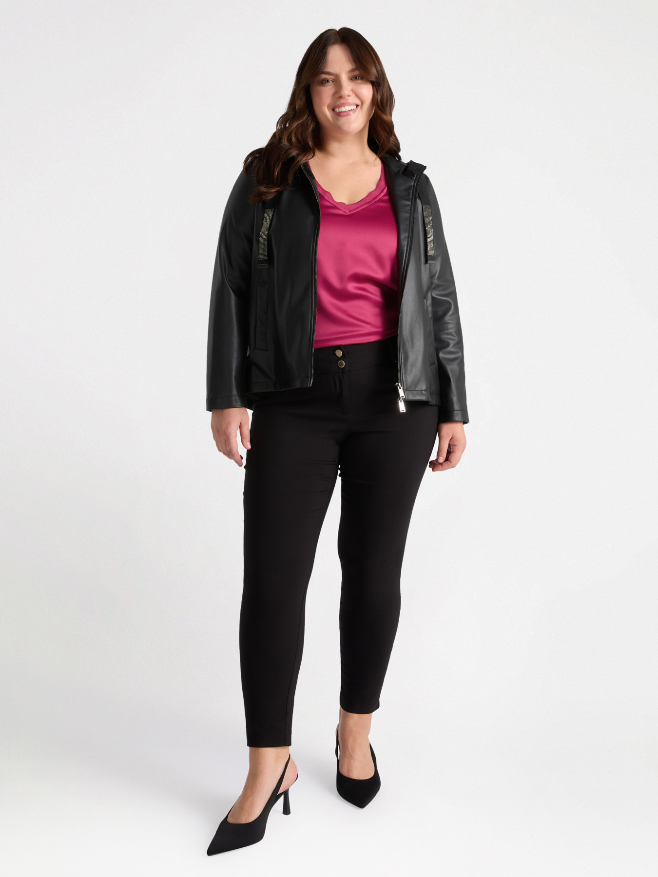 Two-fabric top with V-neck image number 3