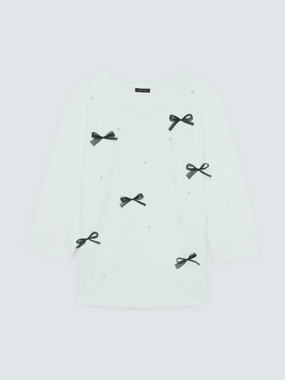 T-shirt in cotone con perle e fiocchetti