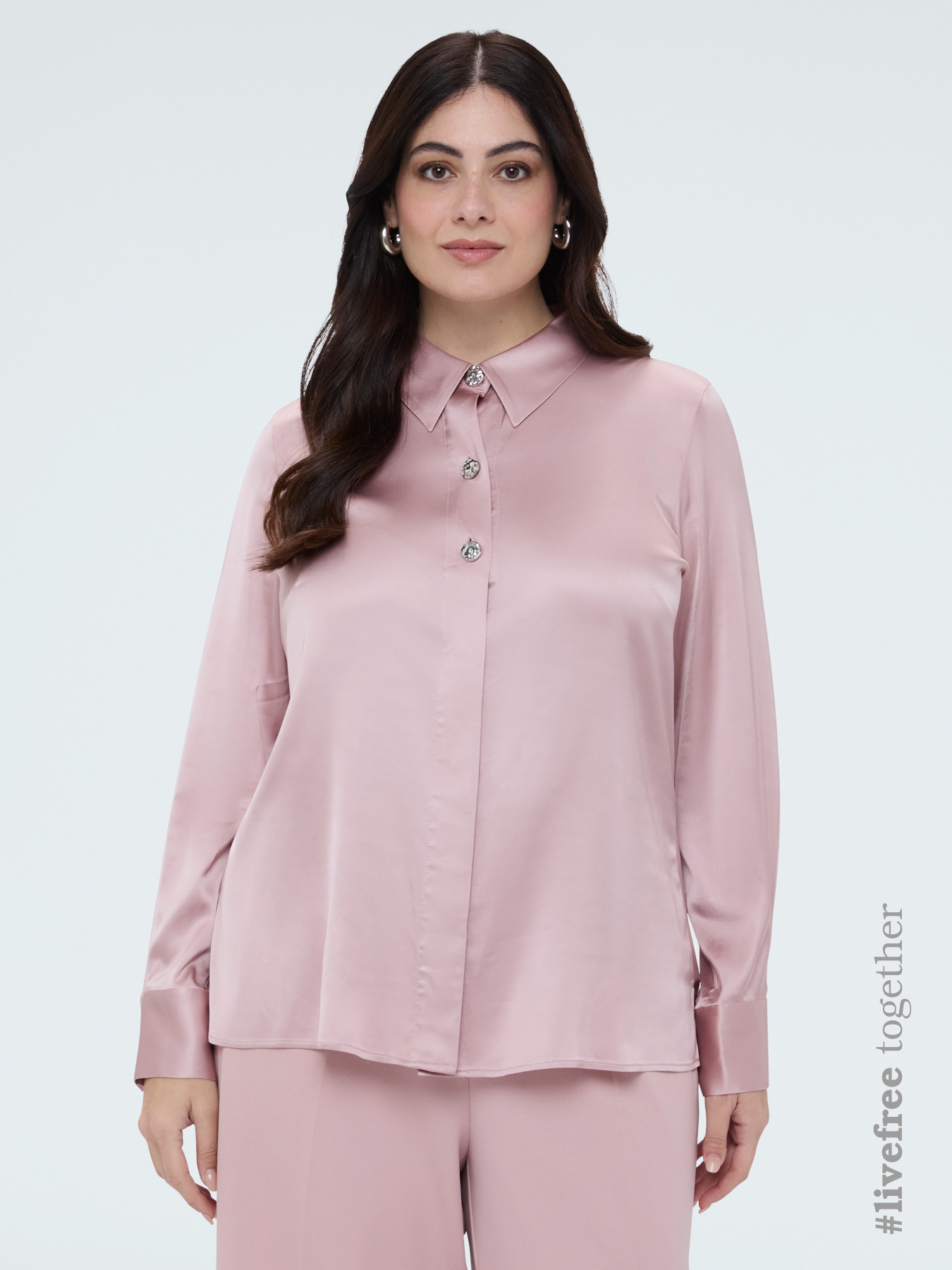 Chemise en satin avec boutons bijoux image number 0