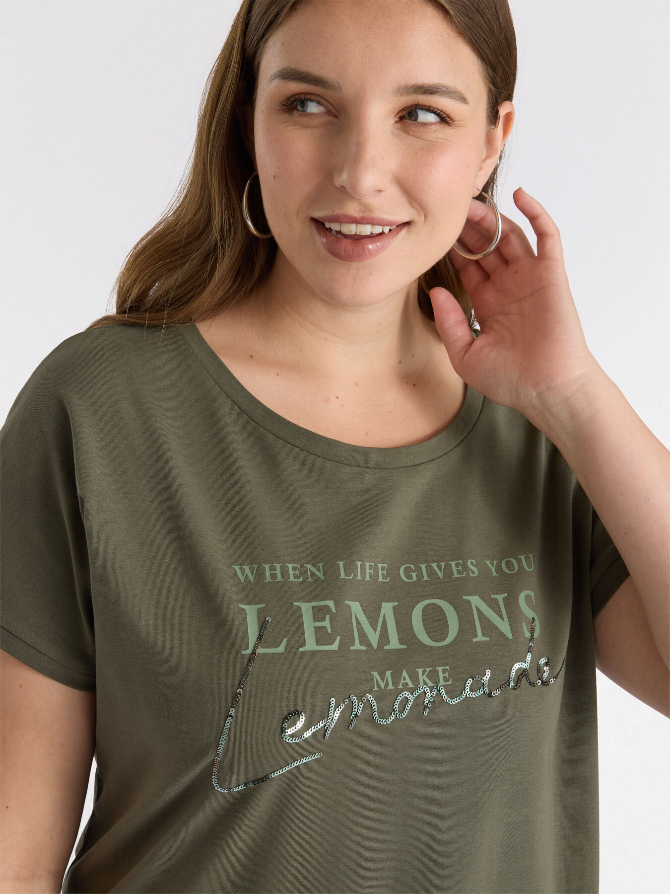 T-Shirt mit Schriftzug und Stickerei image number 3