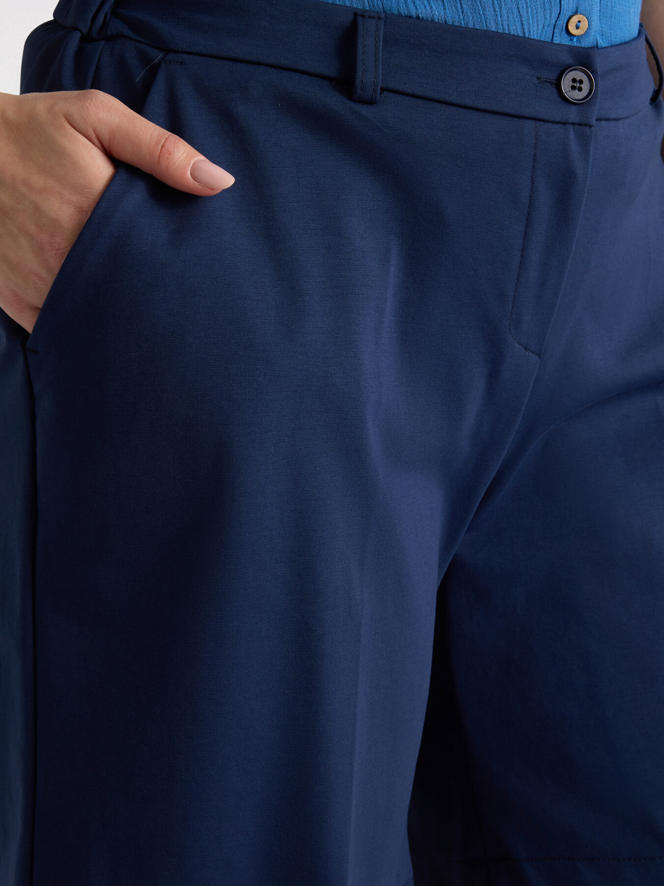 Pantalones cortos de punto milano image number 2