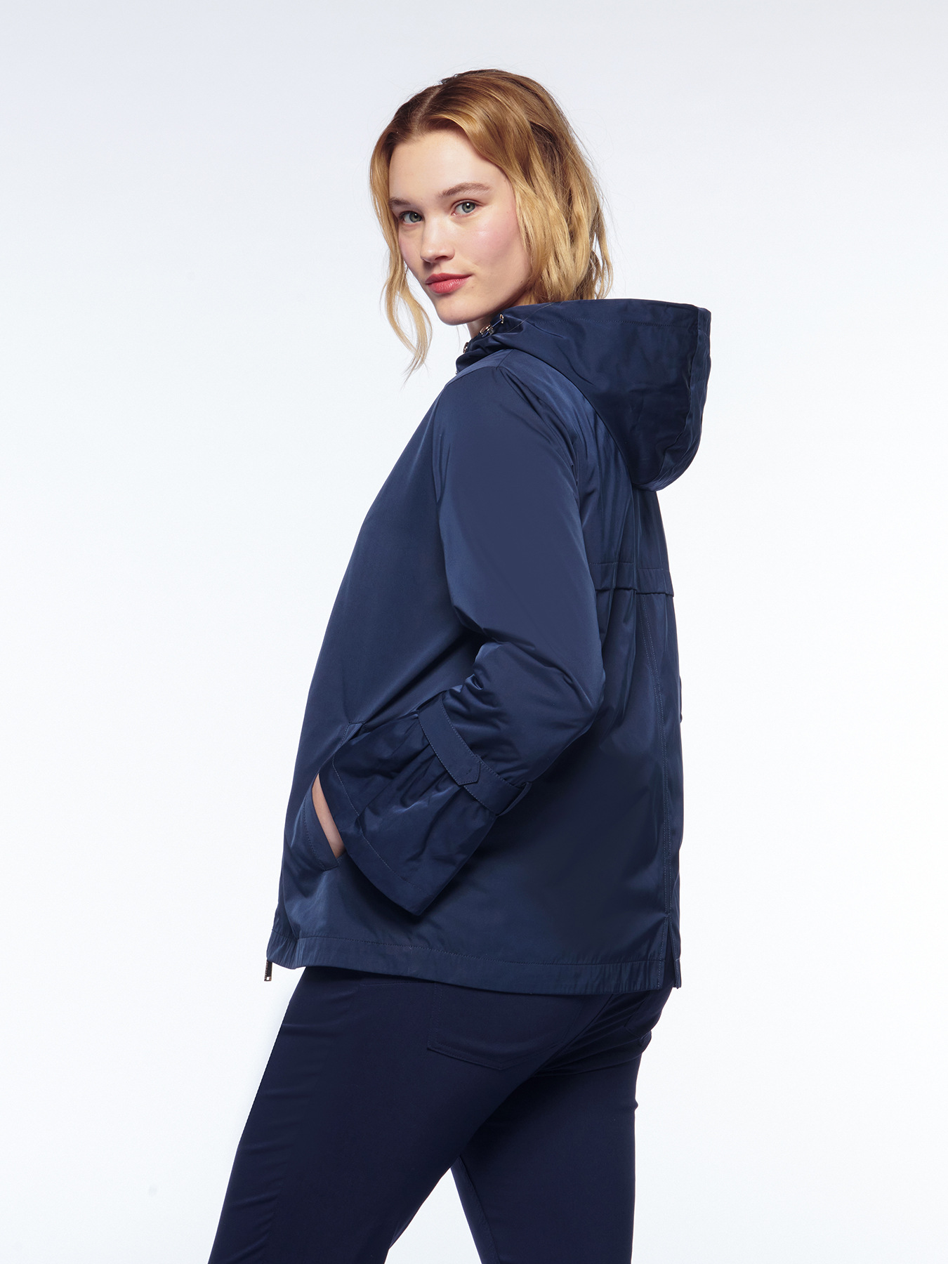 Parka corto con cappuccio image number 1