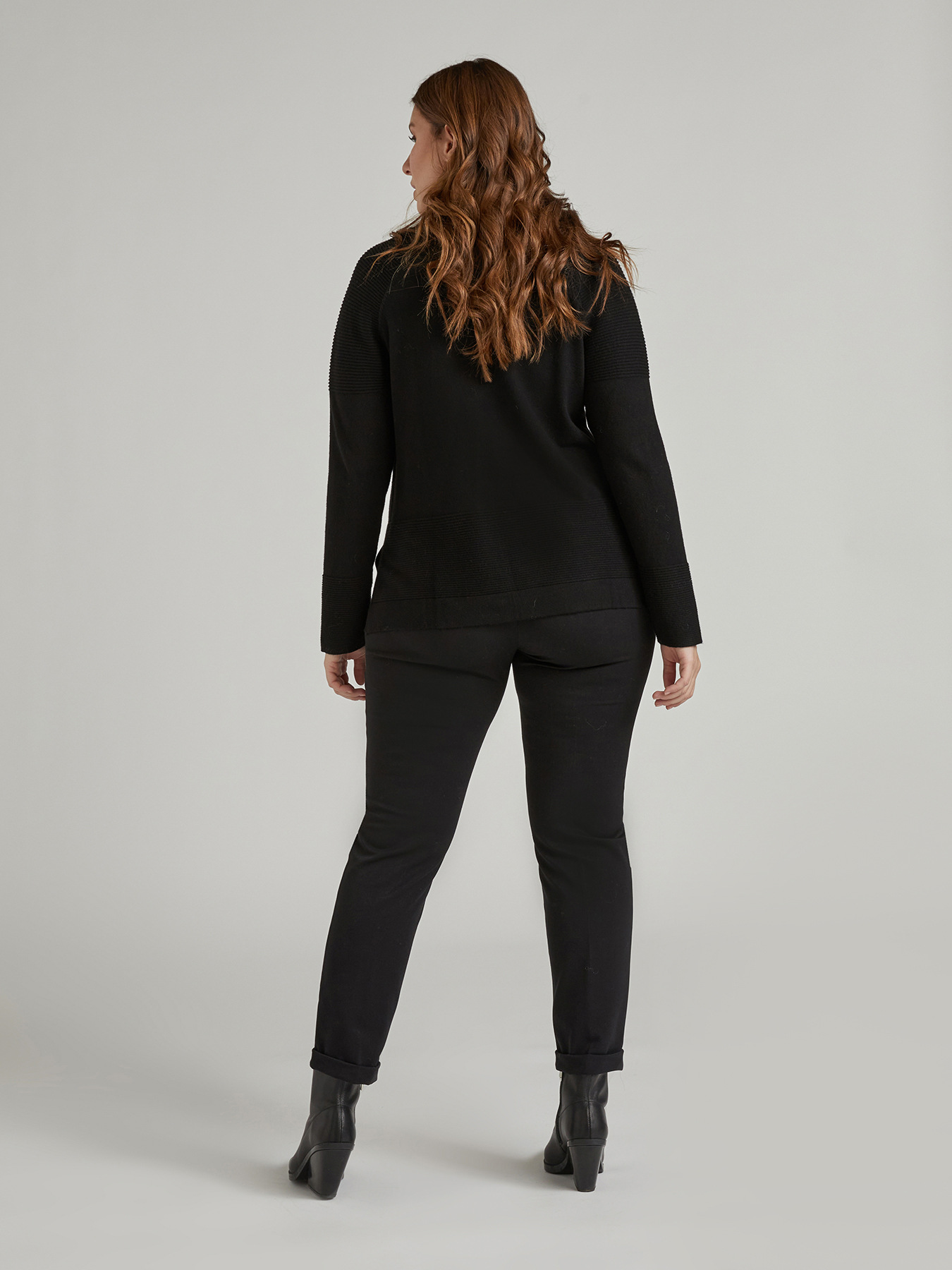 Maglia scollo a V image number 1