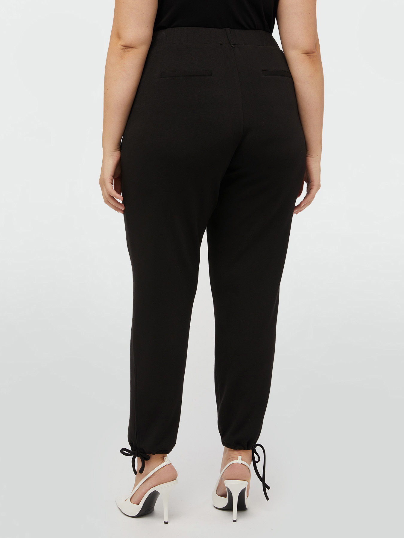 Hose mit B&auml;ndern am Abschluss image number 1