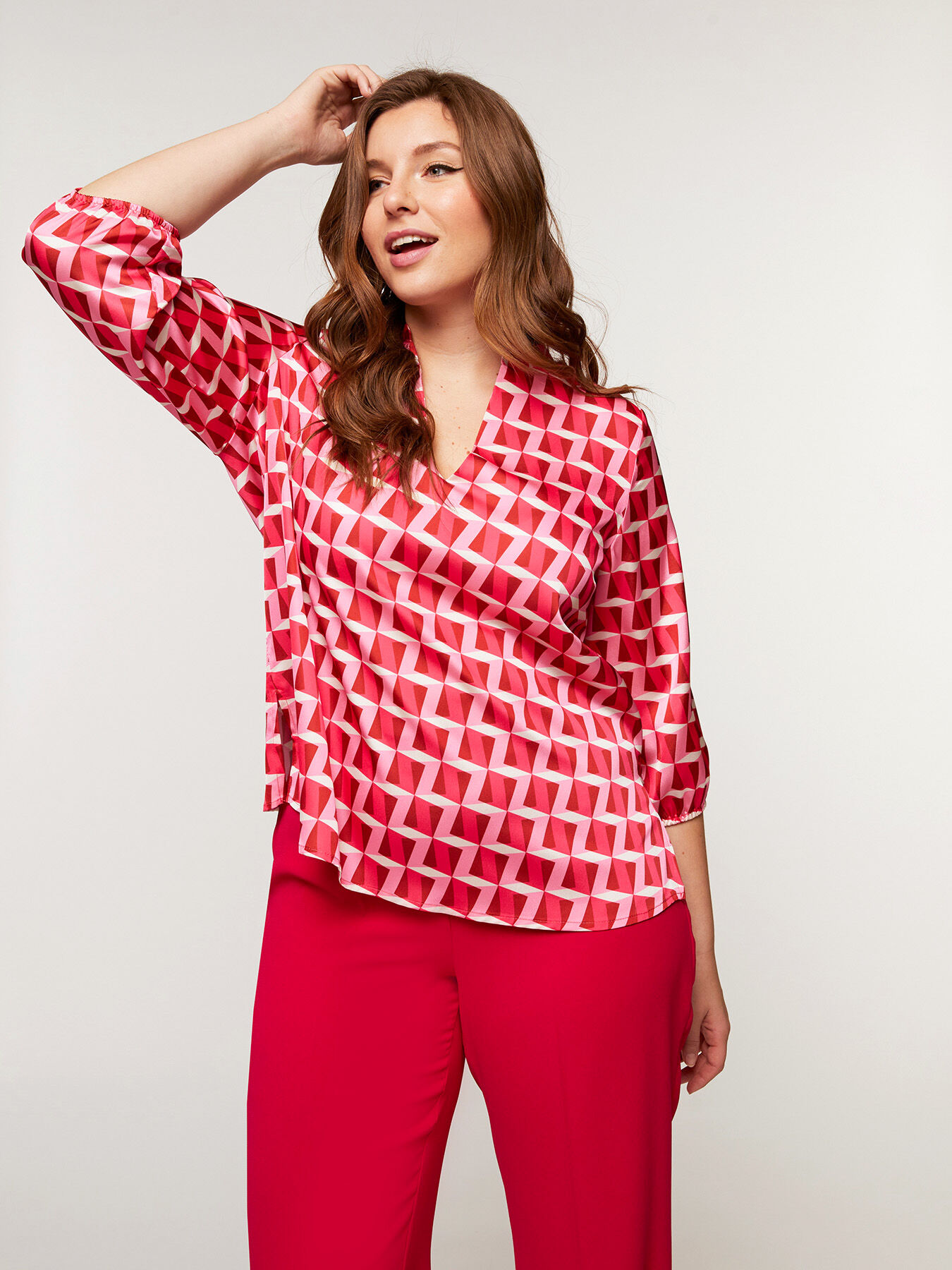Blusa con estampado geom&eacute;trico image number 0
