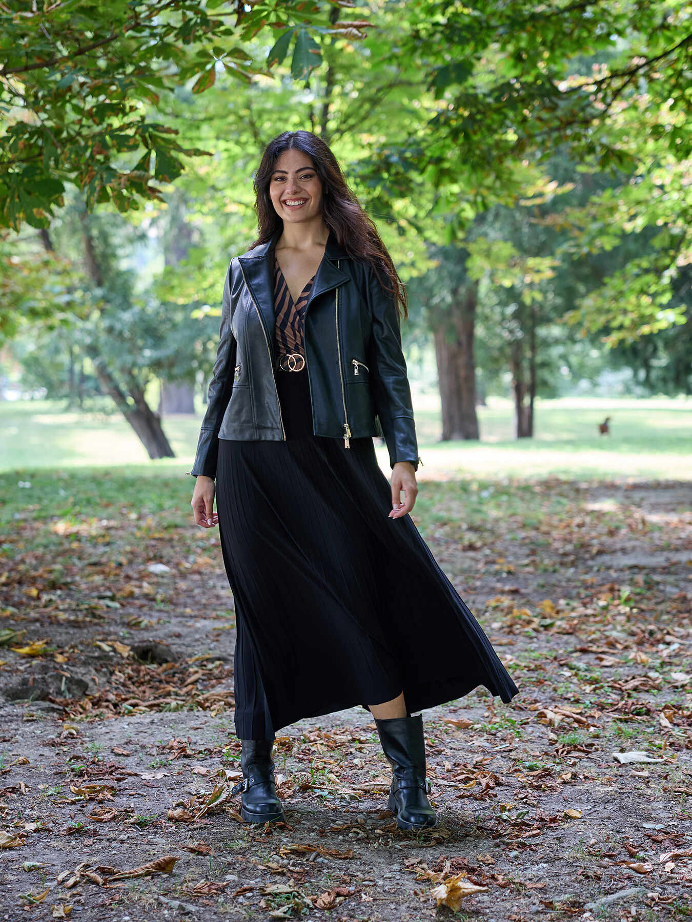 Robe longue pliss&eacute;e &agrave; motif animalier image number 3