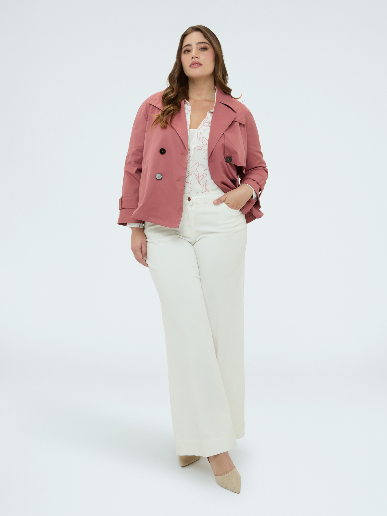 Short double-breasted trench coat image number 4