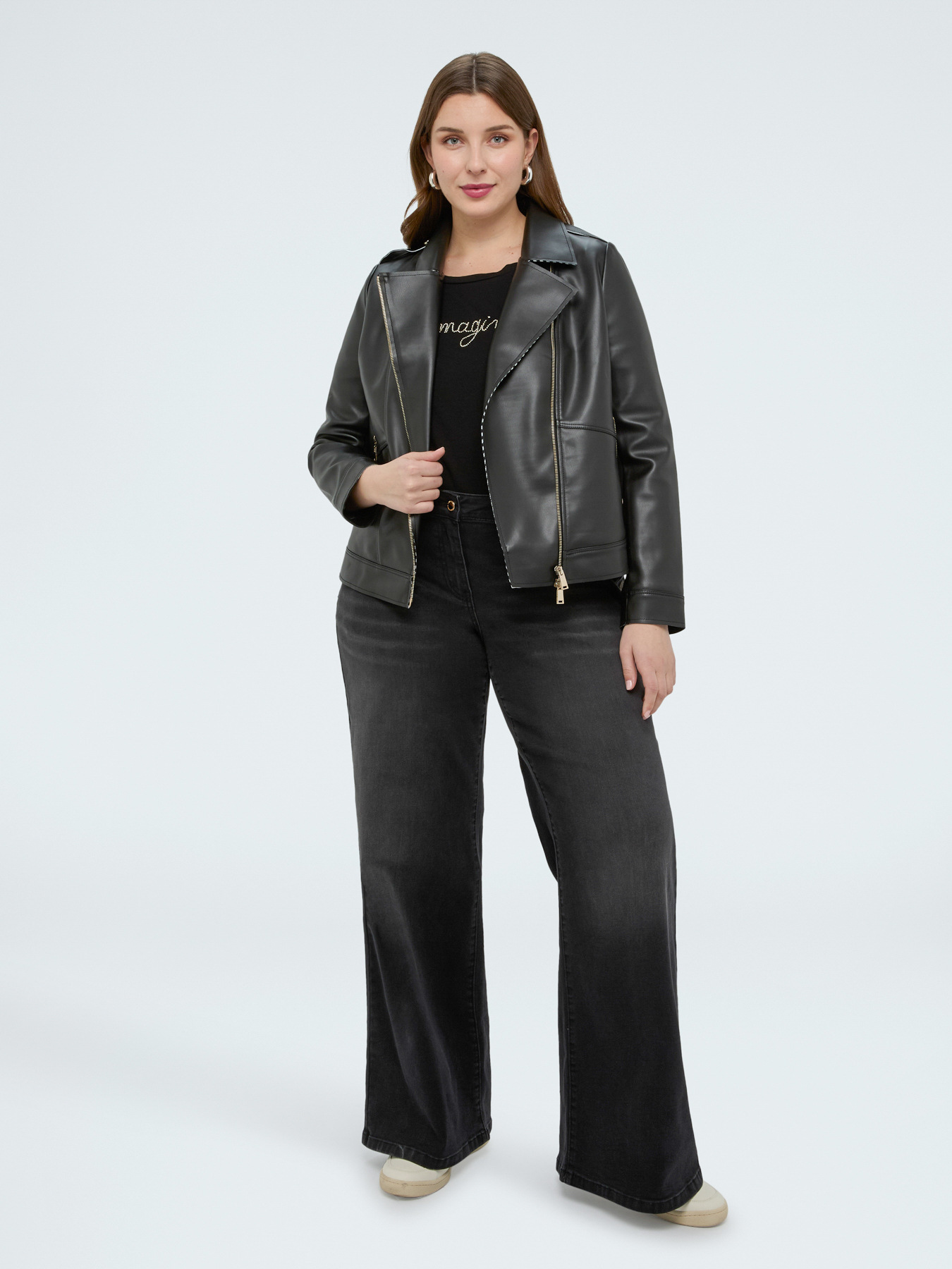 Camiseta de algod&oacute;n con letras de cristal image number 4