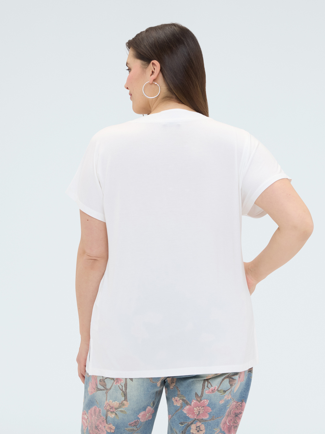 Viscose t-shirt with pearl detail image number 1