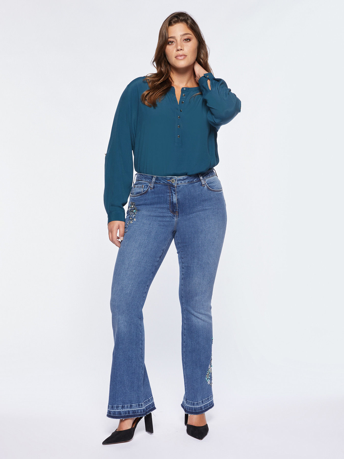 ECOVERO™ viscose blouse with buttons image number 3