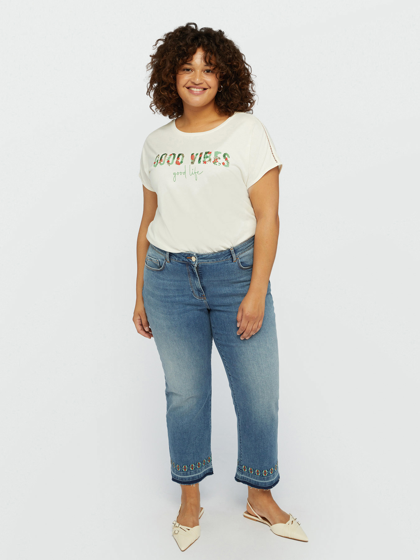 T-shirt avec inscription brod&eacute;e image number 3