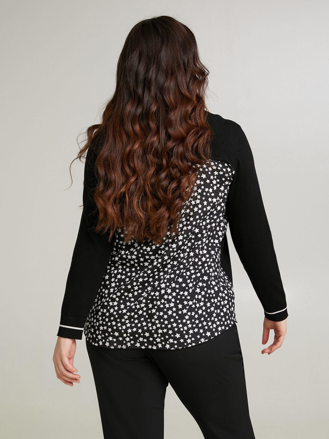 Pull avec insert à étoiles dans le dos image number 1