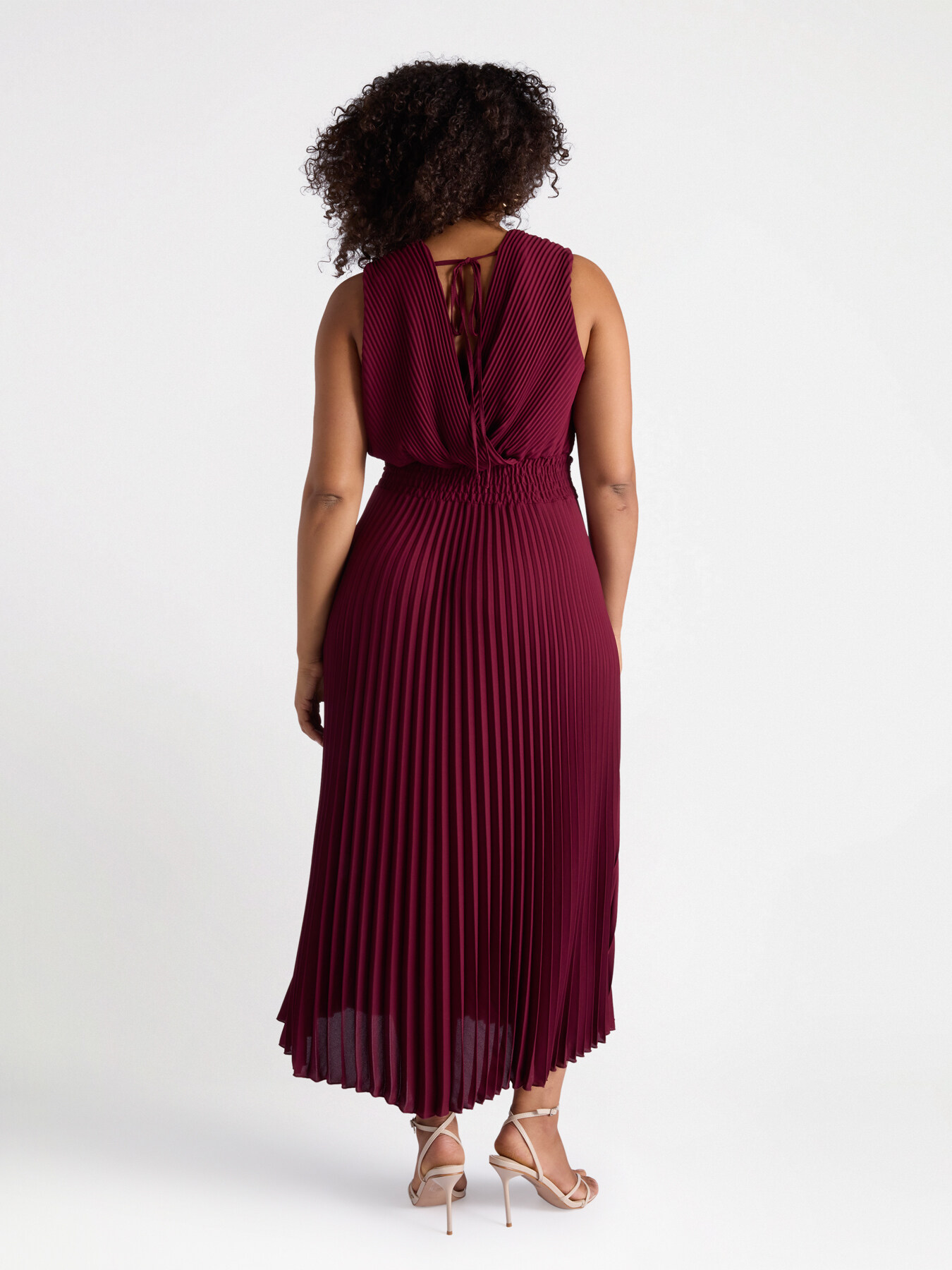 Pleated dress with V-neck image number 1