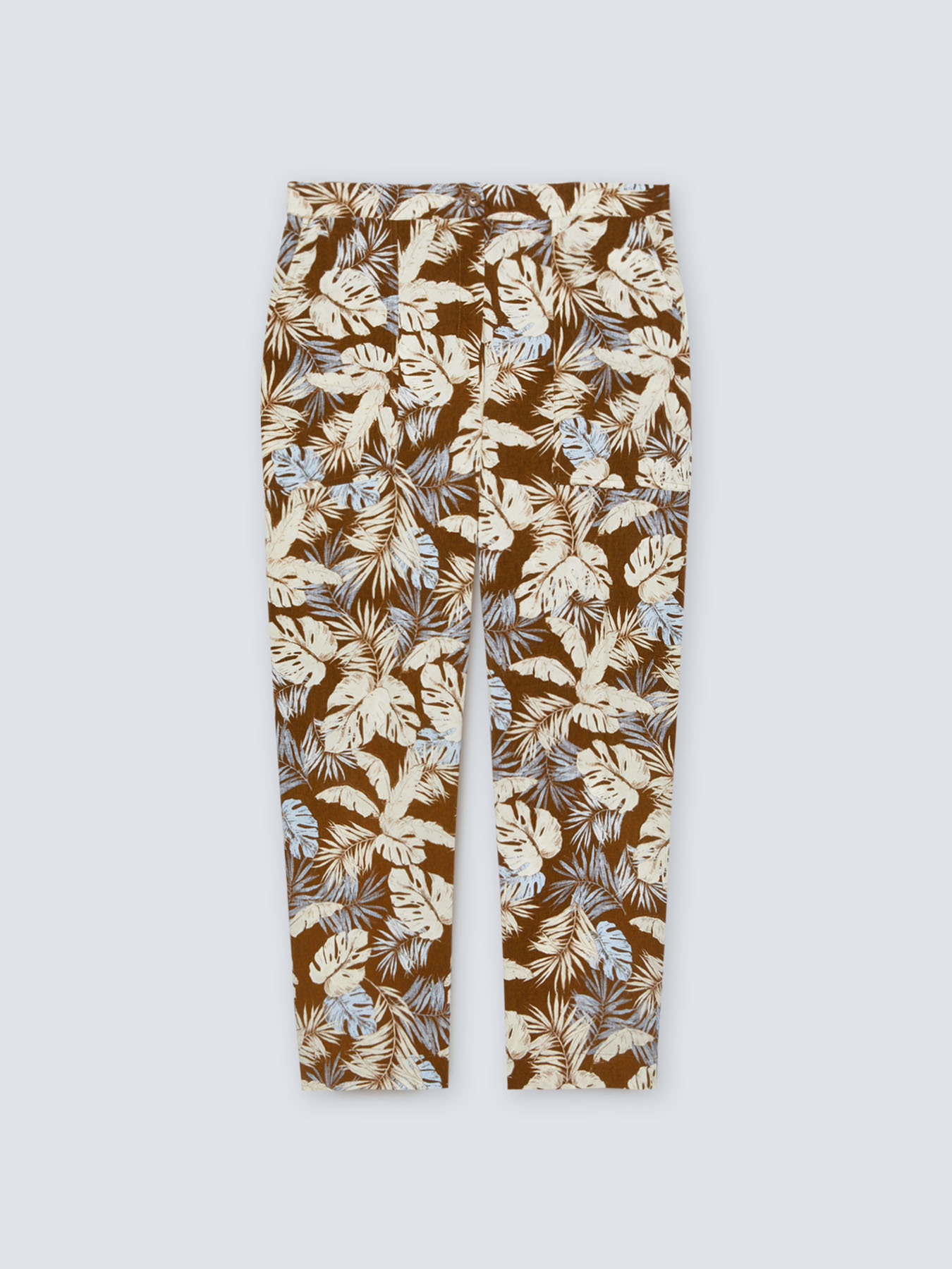 Pantalones con estampado de hojas image number 4