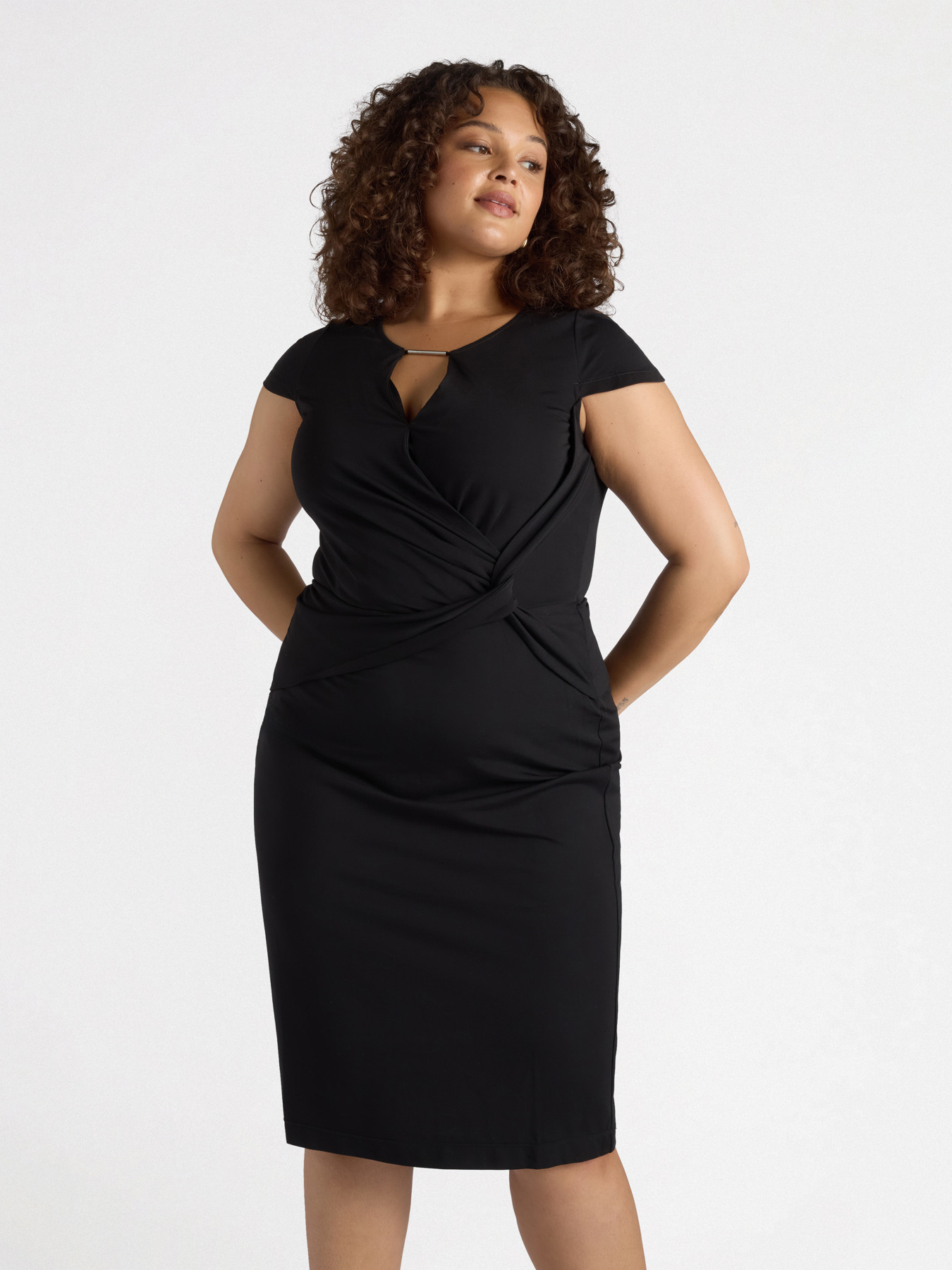 Vestido de tejido de punto con nudo lateral image number 2