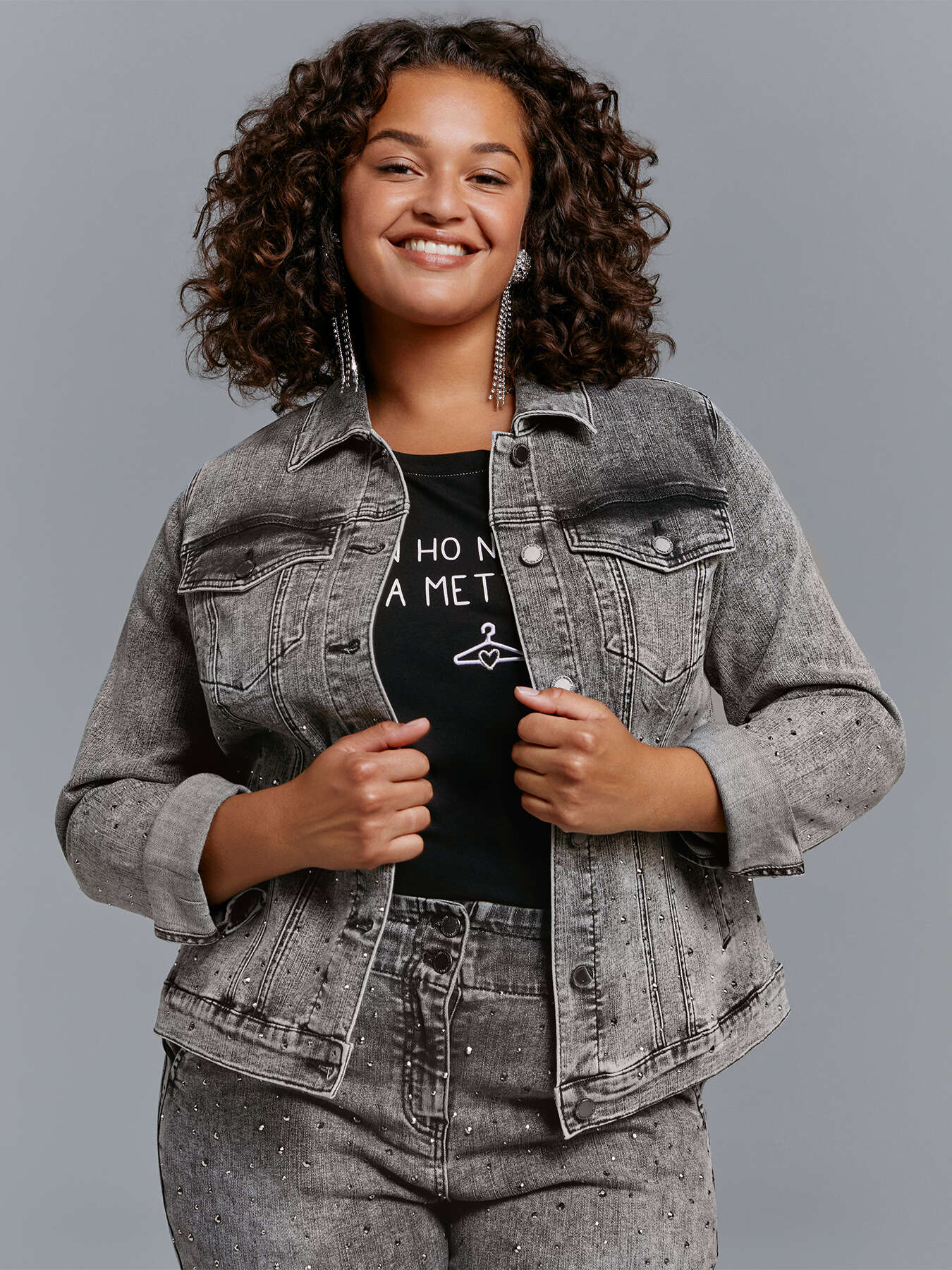 Jeansjacke mit Glitzersteinen image number 0