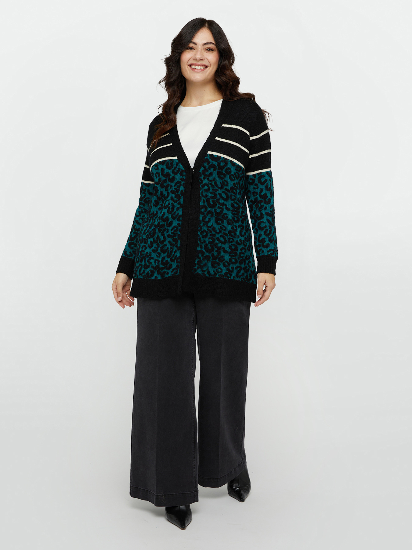 C&aacute;rdigan largo animalier con parte superior a rayas image number 3