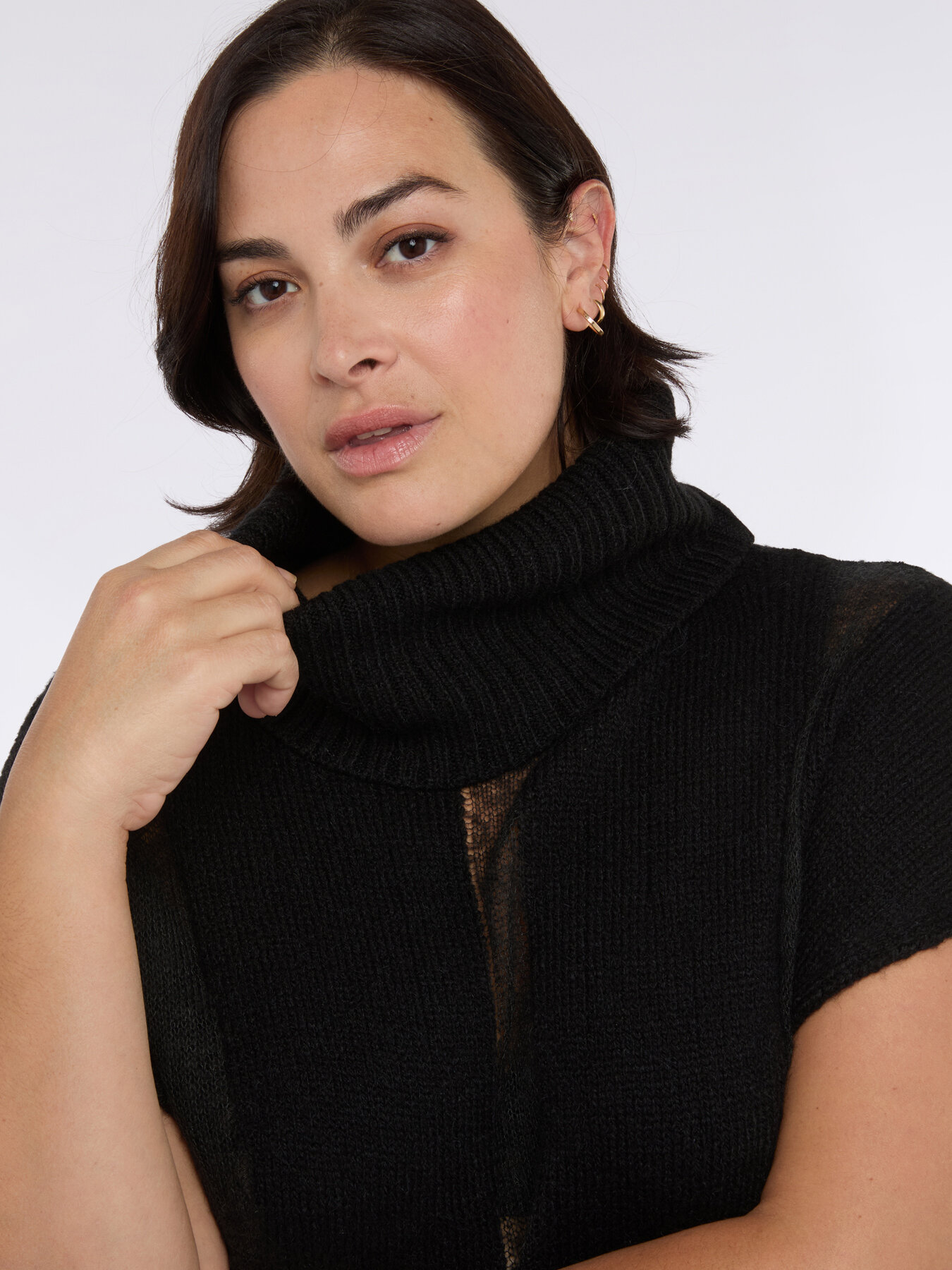 Gilet con collo alto e trasparenze image number 2