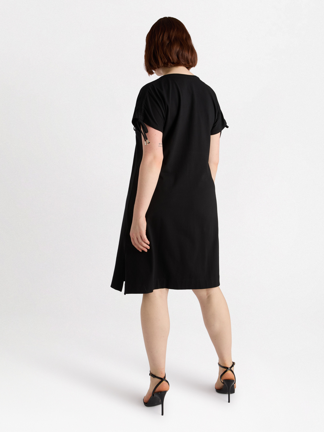 Kleid mit Tunnelzug an den Schultern image number 1