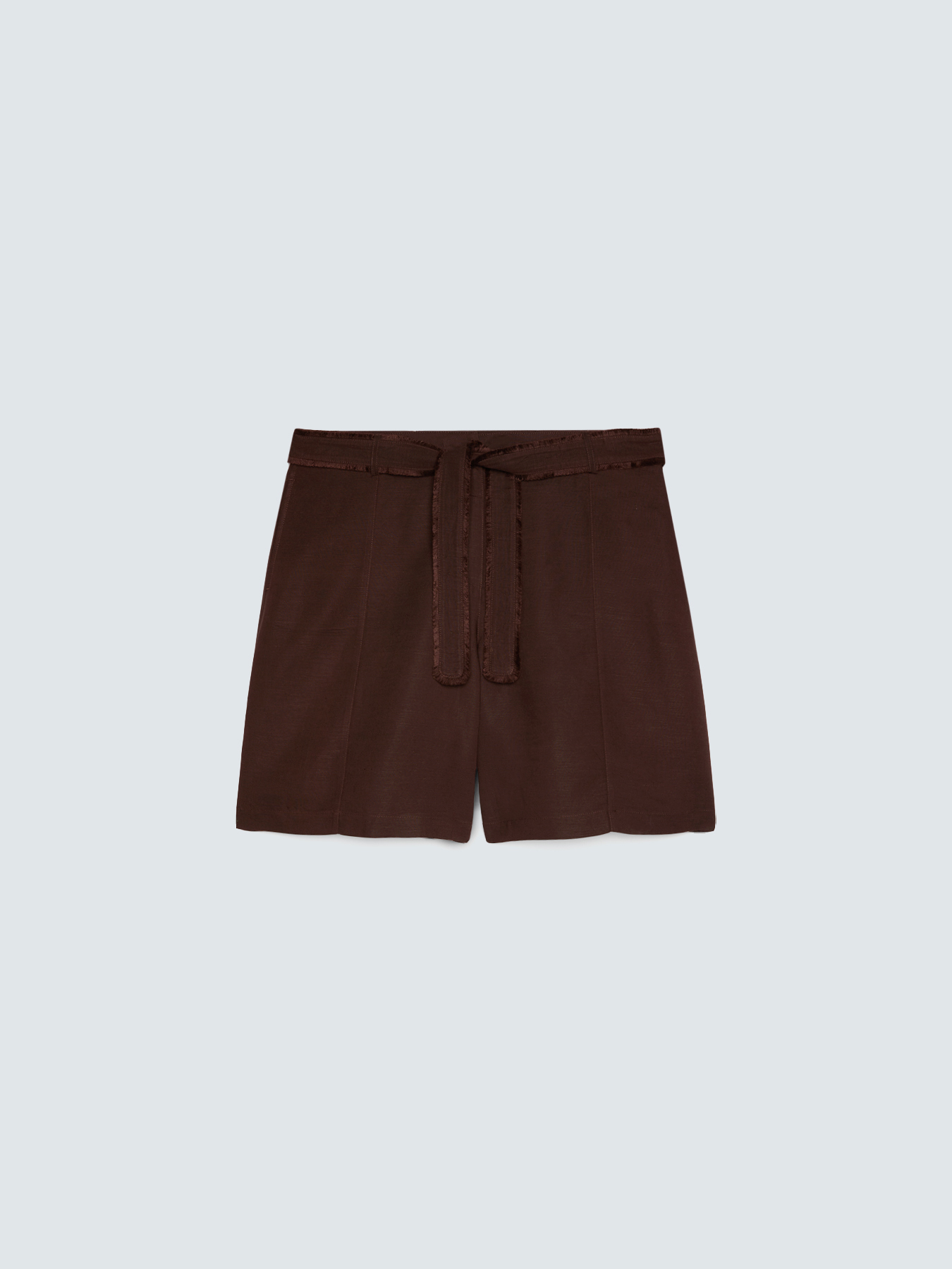Shorts de mezcla de lino y viscosa con cintur&oacute;n image number 4